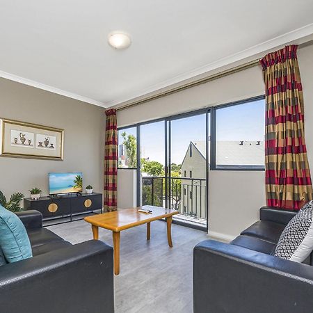 Central Perth 2-Bed Apartment With Pool & Gym Extérieur photo