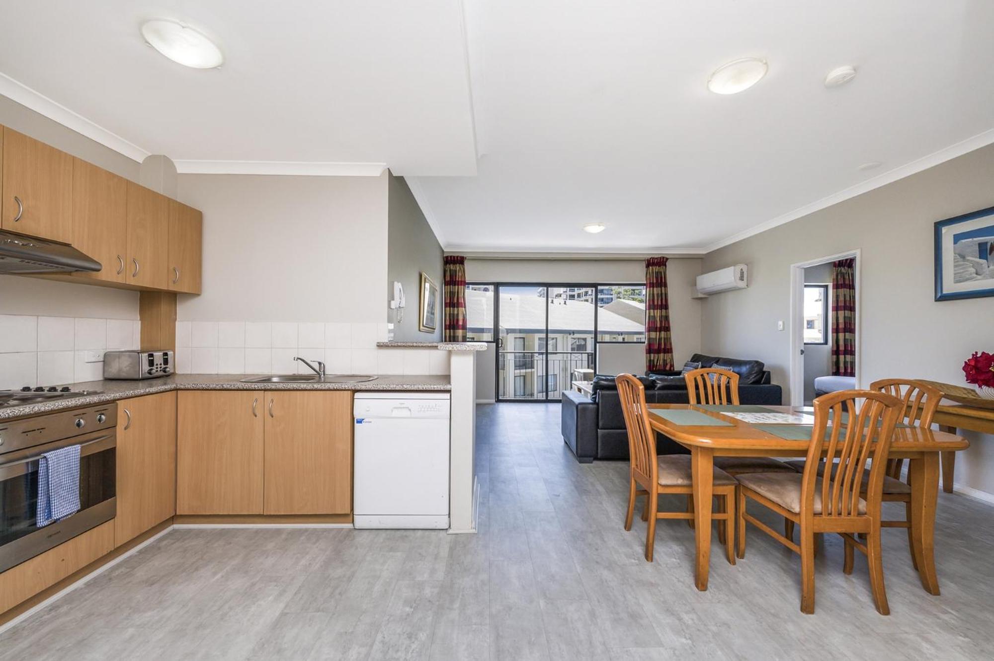 Central Perth 2-Bed Apartment With Pool & Gym Extérieur photo