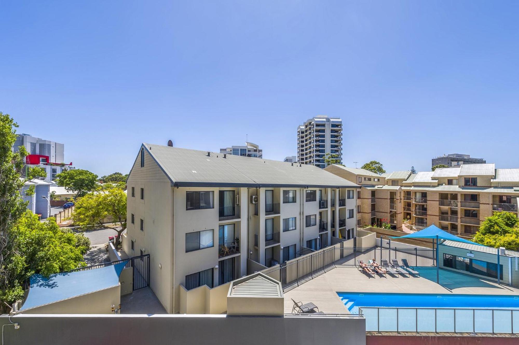 Central Perth 2-Bed Apartment With Pool & Gym Extérieur photo