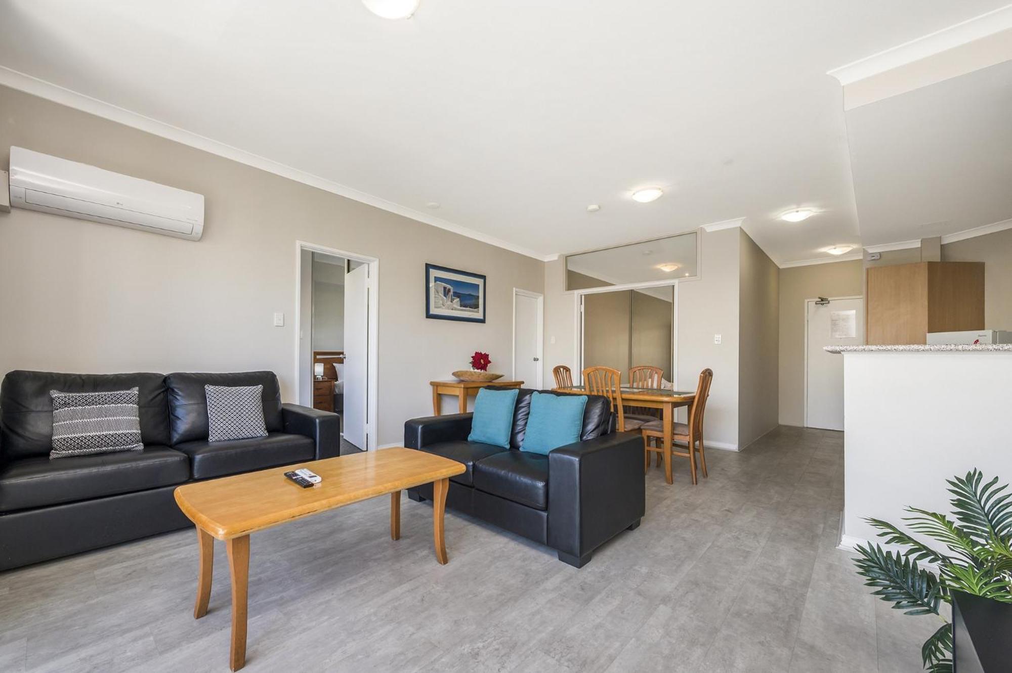 Central Perth 2-Bed Apartment With Pool & Gym Extérieur photo